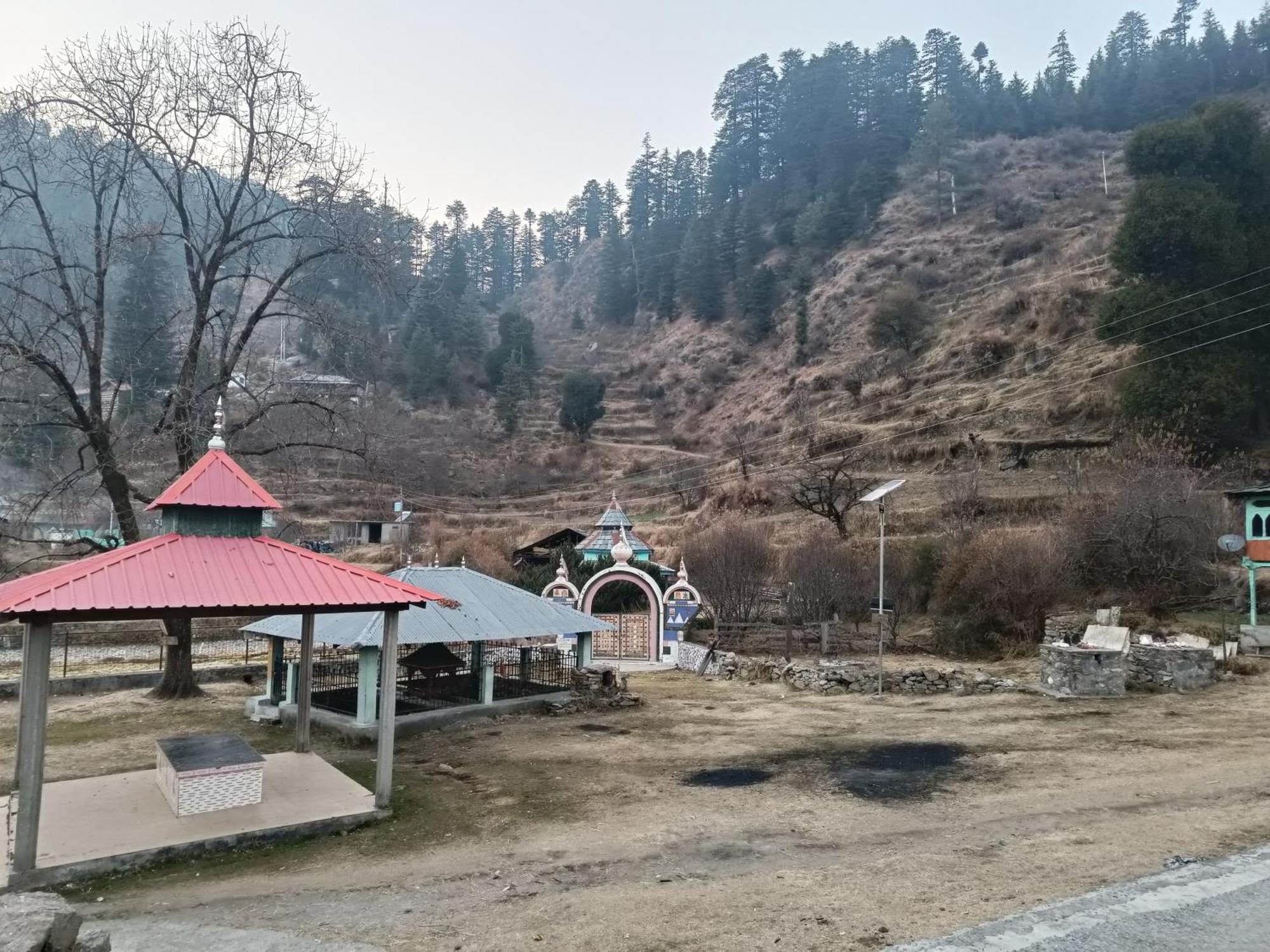 Trimounts-A Boutique Hotel & Wellnes Center In Tirthan Valley Banjār Exteriér fotografie